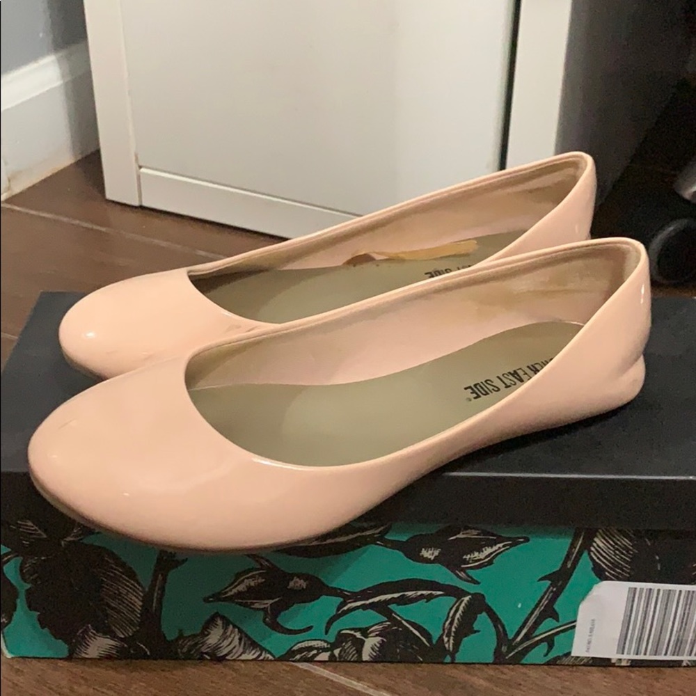 Women’s flats/ pink nude